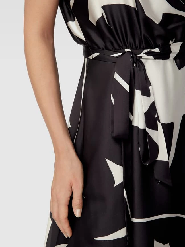 Swing Cocktailkleid Mit Allover-Muster - Schwarz 5 Swing Cocktailkleid Mit Allover-Muster - Schwarz – Bild 3