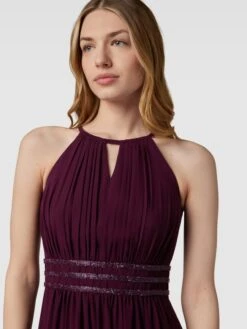 Jake*s Cocktail Abendkleid Mit Zierbesatz - Bordeaux Rot -Wellensteyn Geschaft 6l4kkkia6d5kee2d98r42kpl6cskudalad550ipl65b54iig8cqj8i1g88q3clac8csk8h2i6914aci184o6cc1i6th3ccj16ti36d9k6phj6ohlchij0e9k68o34cj674s38oo