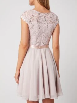 Swing Cocktailkleid Aus Floraler Spitze Und Chiffon - Rosa 11 Swing Cocktailkleid Aus Floraler Spitze Und Chiffon - Rosa -Wellensteyn Geschaft 6l8jcha36co30ihm6d8j2gaaad0jgcpk61634h9i8h9jcgic955l0g9o9lb46la48gpjik2695a4me1oad3j4opgcosjgd1l6hj62chkcgq32e9hchhj4ob6cgp3gp1l64pjge0