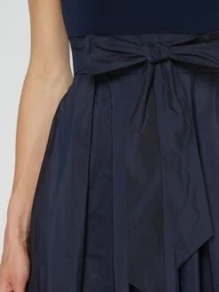 Swing Cocktailkleid Mit Fixiertem Gürtel - Dunkelblau -Wellensteyn Geschaft 6pakokpl89ajglab6p0l0cqf910jigicaor5ce9p951kcgph9kqlagqd6124ce9na1136i2h6p4lclal6ko68o9icksjepb66oq32e1k6lhj2ohpclim6php6oo3ie9oc4r62e0