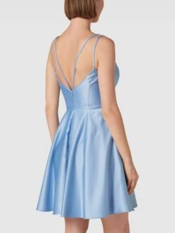 Jake*s Cocktail Cocktailkleid Mit V-Ausschnitt - Bleu -Wellensteyn Geschaft 6t5kkd1m9t434h2l998l2j1p8p358i2a6555cdia8p8j0hib753kqjac88oj4gi66hajccq884sj2kaia8o64pj6chijgp1jc8q3cdpkcopm2eb1c4pm8or2cgojecpmclj3ic8