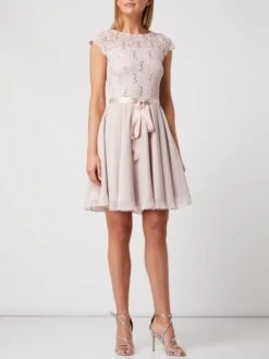 Swing Cocktailkleid Aus Floraler Spitze Und Chiffon - Rosa