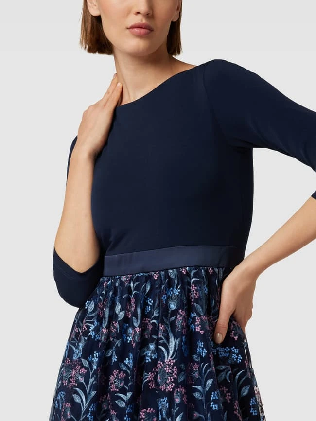 Swing Blusenkleid Mit Allover-Muster - Dunkelblau 5 Swing Blusenkleid Mit Allover-Muster - Dunkelblau – Bild 3