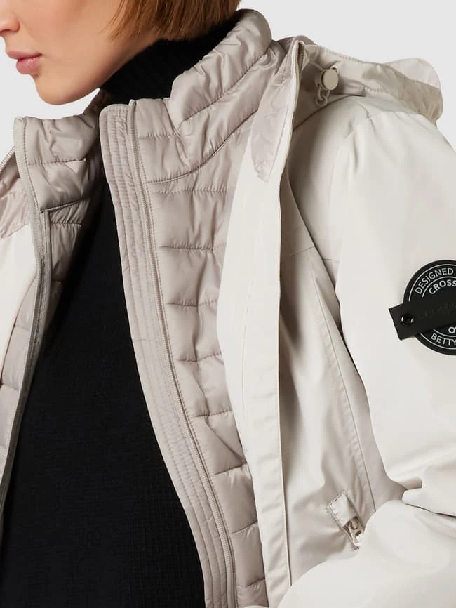 Betty Barclay Jacke Mit Vier Tragevarianten - Offwhite 5 Betty Barclay Jacke Mit Vier Tragevarianten - Offwhite – Bild 3