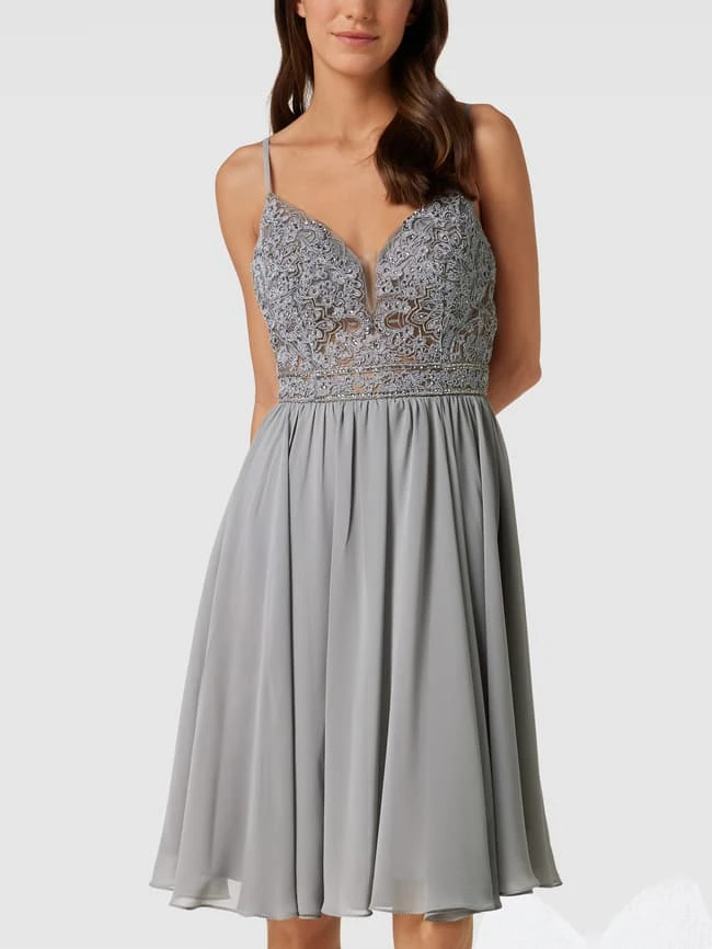 Luxuar Cocktailkleid Mit Zierbesatz - Silber 6 Luxuar Cocktailkleid Mit Zierbesatz - Silber – Bild 4