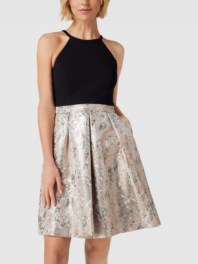 Jake*s Cocktail Cocktailkleid Mit Amerikanischem Ausschnitt - Gold Meliert 6 Jake*s Cocktail Cocktailkleid Mit Amerikanischem Ausschnitt - Gold Meliert – Bild 4