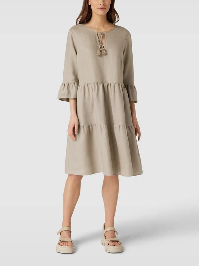 White Label Knielanges Kleid Mit Schlüsselloch-Ausschnitt - Sand 3 White Label Knielanges Kleid Mit Schlüsselloch-Ausschnitt - Sand