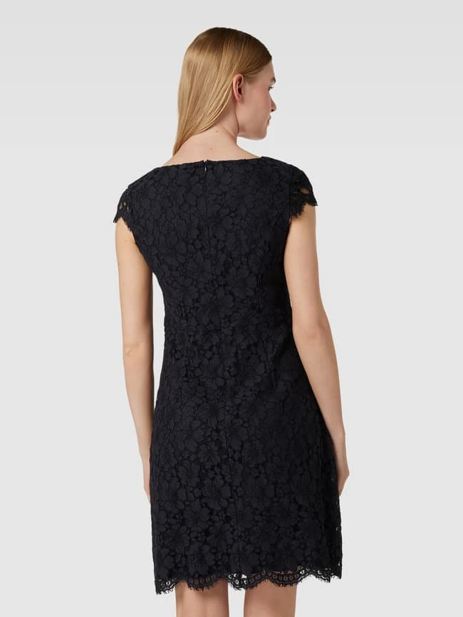 Montego Cocktailkleid Aus Spitze Mit Floralem Allover-Muster - Marineblau 7 Montego Cocktailkleid Aus Spitze Mit Floralem Allover-Muster - Marineblau – Bild 5