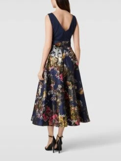 Christian Berg Cocktail Abendkleid Mit Floralem Muster - Marineblau Meliert -Wellensteyn Geschaft ah3l6kq3al1kkkho6l5kqha6699kui2m614jaipk74pkcdie6kp32cpm6ooj0c9gadakadqj9t932hqm60o3eo9m75im8d1m61h32p9kccrj4ob5cdj30c316so3ic9h70sjcd0